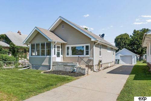 2714 Avenue B, Council Bluffs, IA, 51501-2106 | Card Image