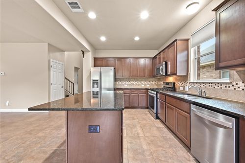 808 Middle Crk, Buda, TX, 78610-3056 | Card Image
