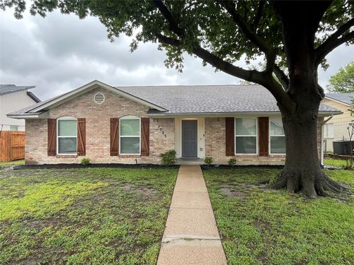 1733 Leicester St, Garland, TX, 75044-7615 | Card Image