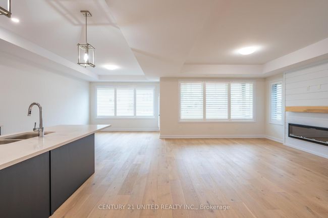 323 Mullighan Gdns, House other with 4 bedrooms, 4 bathrooms and 2 parking in Peterborough ON | Image 6
