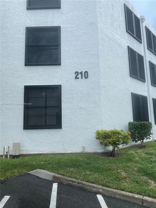 203-210 Lake Pointe Dr, Oakland Park, FL, 33309 | Card Image