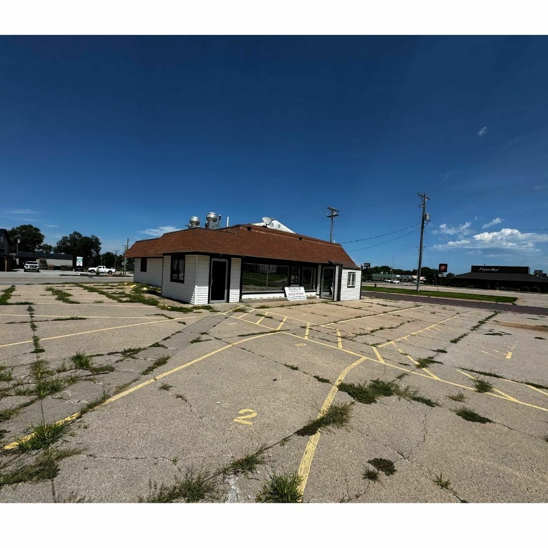 850 Q St, Aurora, NE 68818