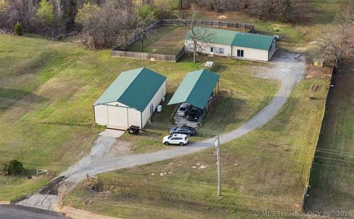 35235 W Highway 33, Mannford, OK, 74044-7124 | Card Image