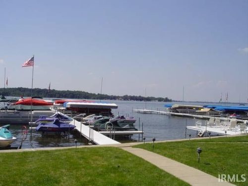apt-203-10035 Turkey Creek Rd, Syracuse, IN, 46567-8282 | Card Image