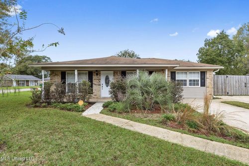 649 Orchard Dr, Diberville, MS, 39540-5802 | Card Image