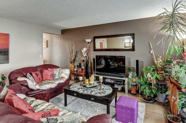 36 - 210 86 Avenue Se, Home with 4 bedrooms, 2 bathrooms and 1 parking in Calgary AB | Image 6