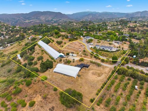 803 Quail Hill Rd, Fallbrook, CA, 92028-1671 | Card Image