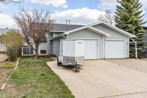 12 Main St N, Redcliff, AB, T0J0B4 | Card Image