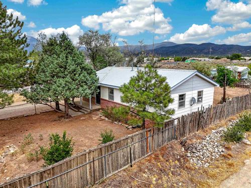 825 Hill Drive, Taos, NM, 87571 | Card Image