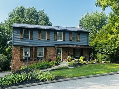 11 Holyoke Dr, Greensburg, PA, 15601-1135 | Card Image