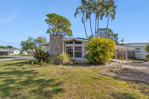 9107 Bay St Ne, ST PETERSBURG, FL, 33702-3259 | Card Image