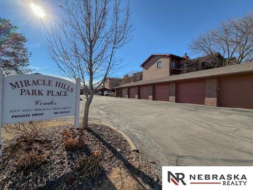 20-11945 Miracle Hills Dr, Omaha, NE, 68154-4406 | Card Image
