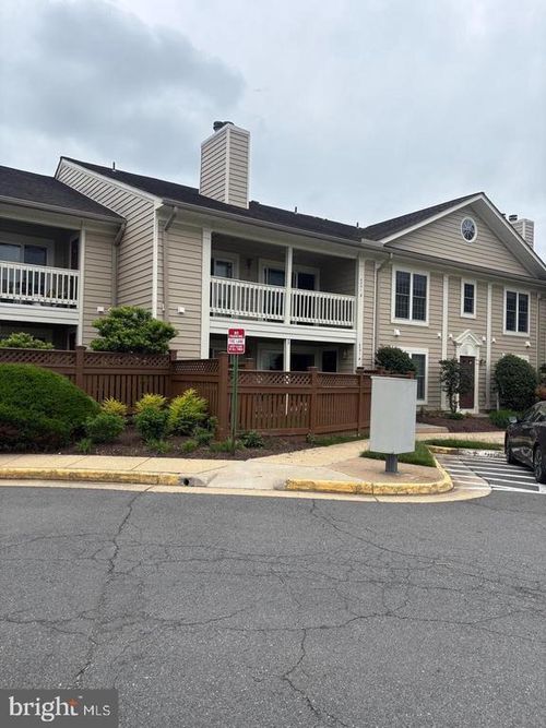 6051 Essex House Sq, ALEXANDRIA, VA, 22310-4316 | Card Image