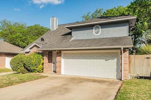 5825 Terra Dr, Arlington, TX, 76017-4215 | Card Image