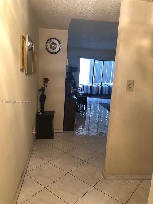 apt-115-3940 Nw 42nd Ave, Lauderdale Lakes, FL, 33319-4833 | Card Image