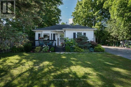 240 Thomas St W, Napanee, ON, K7R2H9 | Card Image