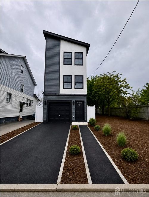 15 Chestnut Ave, Irvington, NJ, 07111-4602 | Card Image