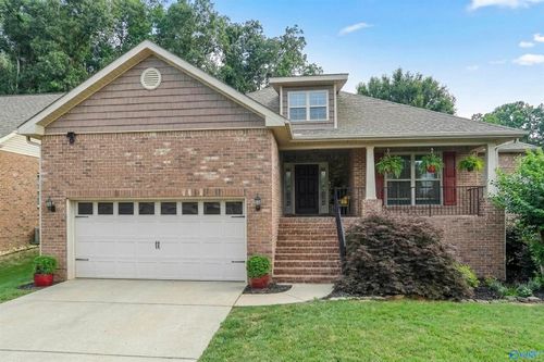 6805 Wintercrest Way Se, Owens Cross Roads, AL, 35763-8820 | Card Image