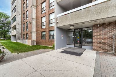 1703 - 15 Kensington Rd, Condo with 2 bedrooms, 1 bathrooms and 1 parking in Brampton ON | Image 3