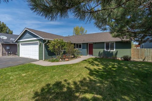 623 Se Conifer Ct, Madras, OR, 97741-1005 | Card Image