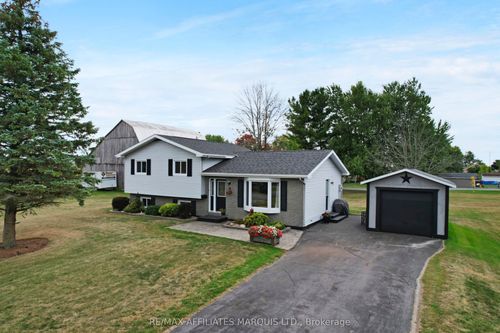 3294 St John St, North Stormont, ON, K0C1C0 | Card Image