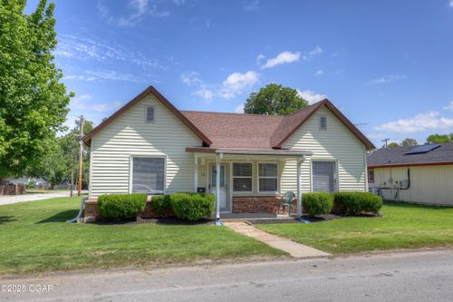 731 W 13th St, Webb City, MO, 64870-2845 | Card Image