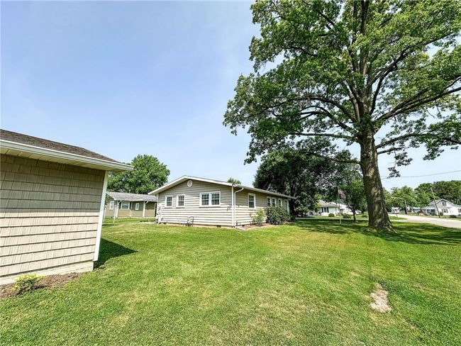 1307 Beech St, House other with 3 bedrooms, 2 bathrooms and null parking in Marshall IL | Image 43