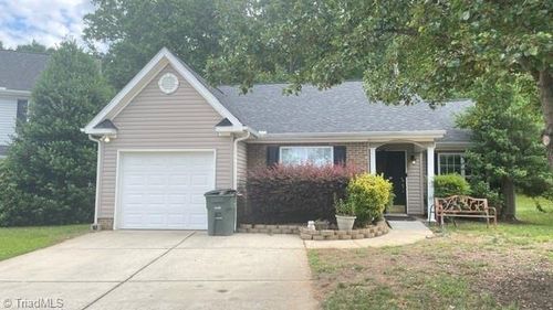 3940 Bluestem Dr, Greensboro, NC, 27405-8251 | Card Image
