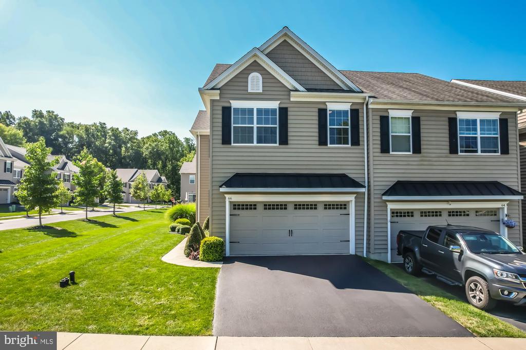 New Village Greene Dr, Honey Brook, PA 19344
