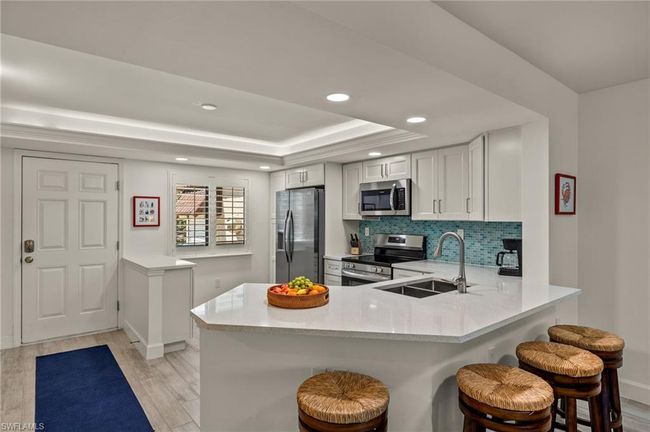 Kitchen/Breakfast Bar | Image 5