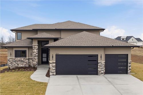 2531 Ne Woodland Oak Cir, Lee's Summit, MO, 64086-7125 | Card Image