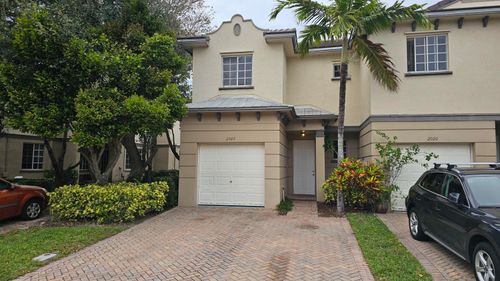 2022 Island Dr, Riviera Beach, FL, 33404-6441 | Card Image