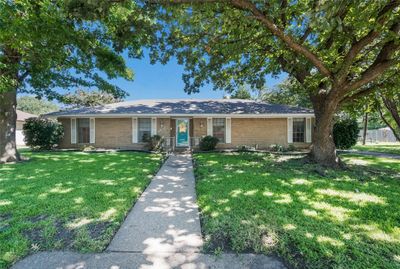 5617 Lake Haven Drive, Home with 3 bedrooms, 2 bathrooms and 2 parking in Waco TX | Image 1