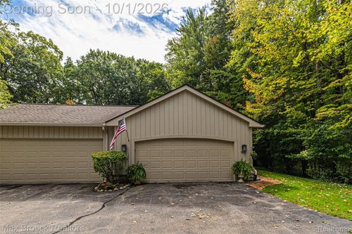 1364 Bramblebush Run, Bloomfield Hills, MI, 48304-1501 | Card Image