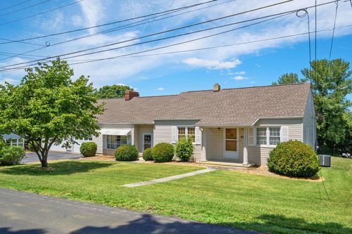 40 Sunset Blvd, Staunton, VA, 24401-9181 | Card Image