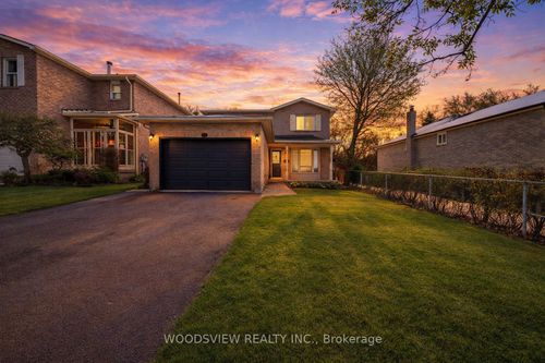 29 Misty Moor Dr, Richmond Hill, ON, L4C6P9 | Card Image