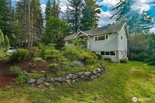 1209 Yew St, Bellingham, WA, 98229-8813 | Card Image