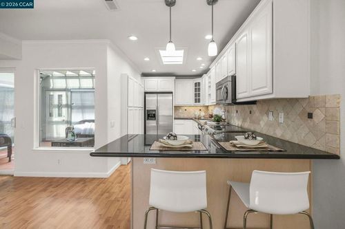 apt-2-2300 Tice Creek Dr, Walnut Creek, CA, 94595-5222 | Card Image