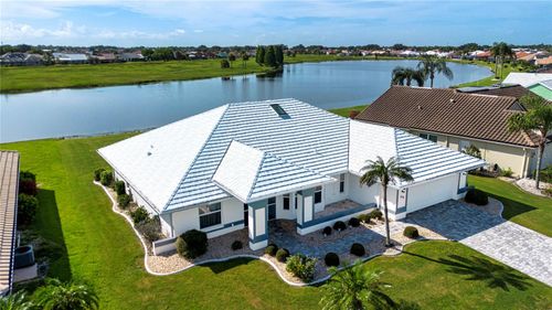 2016 New Bedford Dr, SUN CITY CENTER, FL, 33573-6147 | Card Image