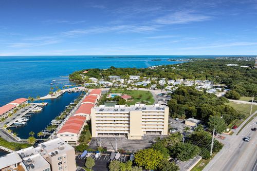 304-88540 Overseas Hwy, Tavernier, FL, 33070-4002 | Card Image