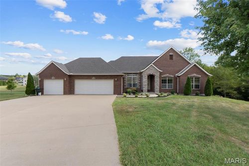 136 Calera Rd, Cape Girardeau, MO, 63701-7704 | Card Image