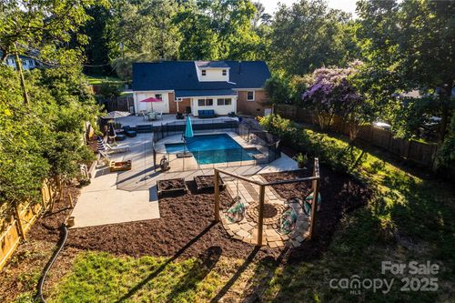 372 Club Dr, Gastonia, NC, 28054-3929 | Card Image