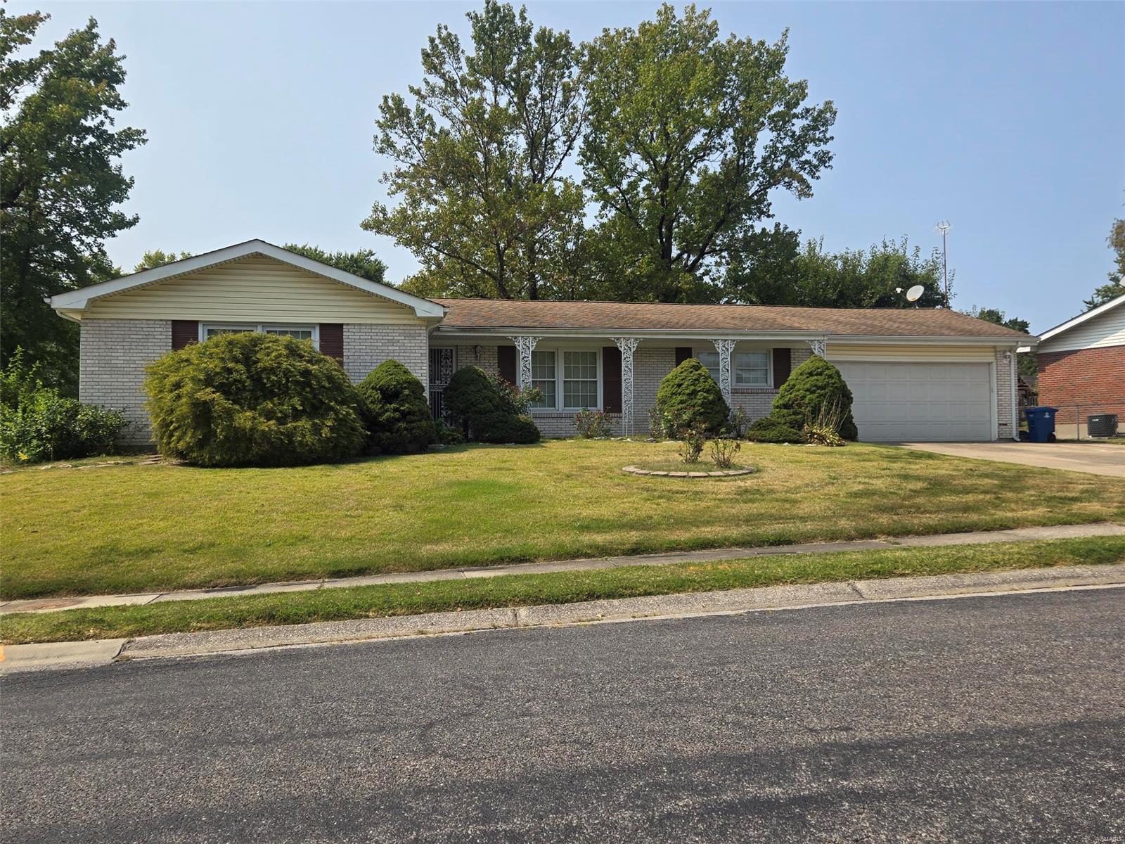 Cypress Dr, Saint Charles, MO 63301