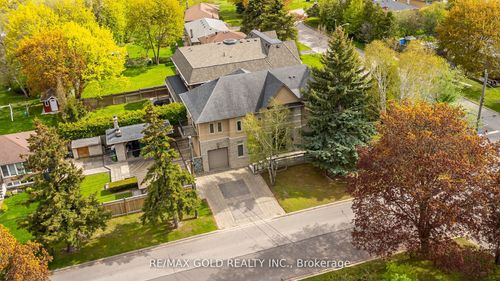 1 Lissom Cres, North York, ON, M2R2N9 | Card Image