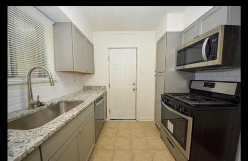 32-10-32 N Belvedere Blvd, Memphis, TN, 38104-2549 | Card Image