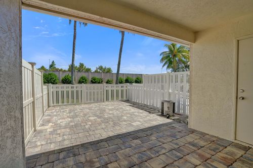 9913 Nw 57th Mnr, Coral Springs, FL, 33076-2830 | Card Image
