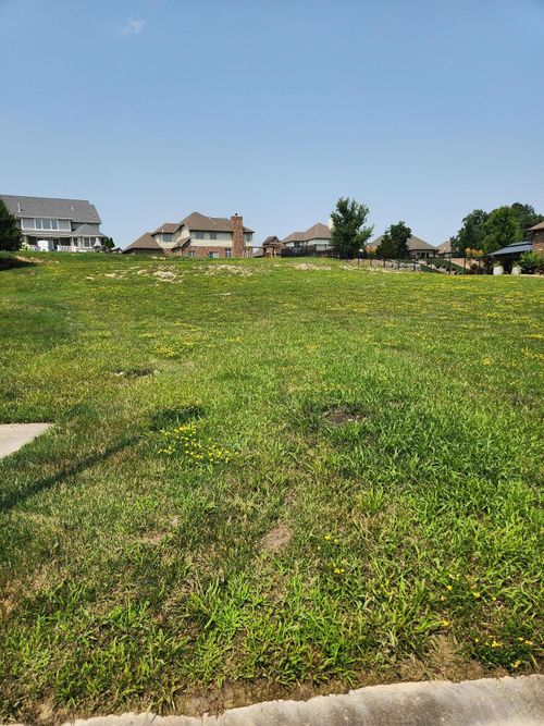 8884 Hillside Dr, Saint John, IN, 46373-8736 | Card Image