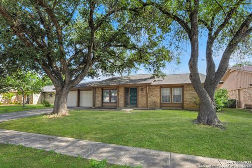 7447 Elderberry St, San Antonio, TX, 78240-3700 | Card Image