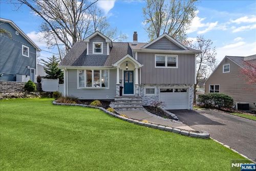 11 Westland Rd, Verona, NJ, 07044-2239 | Card Image