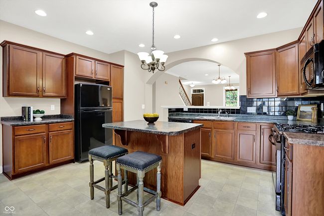 6691 Beekman Pl, Condo with 3 bedrooms, 3 bathrooms and null parking in Zionsville IN | Image 13